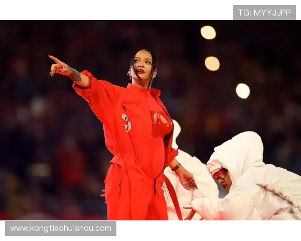 2023超级碗足球明星闪耀赛场展现非凡才华与激情对决